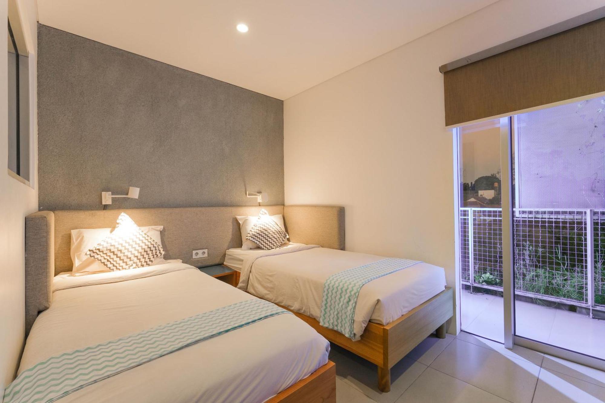 Djajanti House Bed and Breakfast Semarang Buitenkant foto
