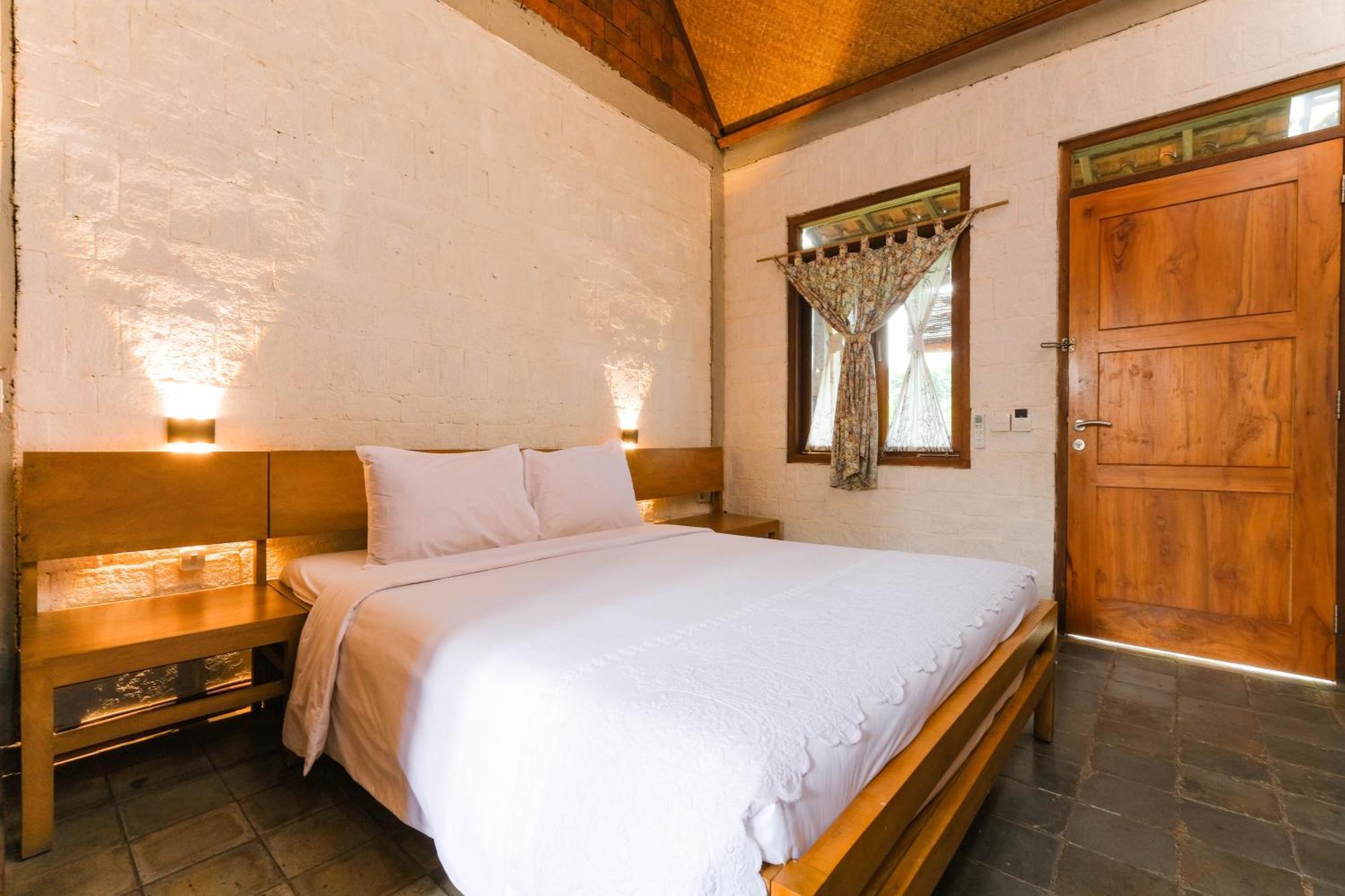 Djajanti House Bed and Breakfast Semarang Buitenkant foto