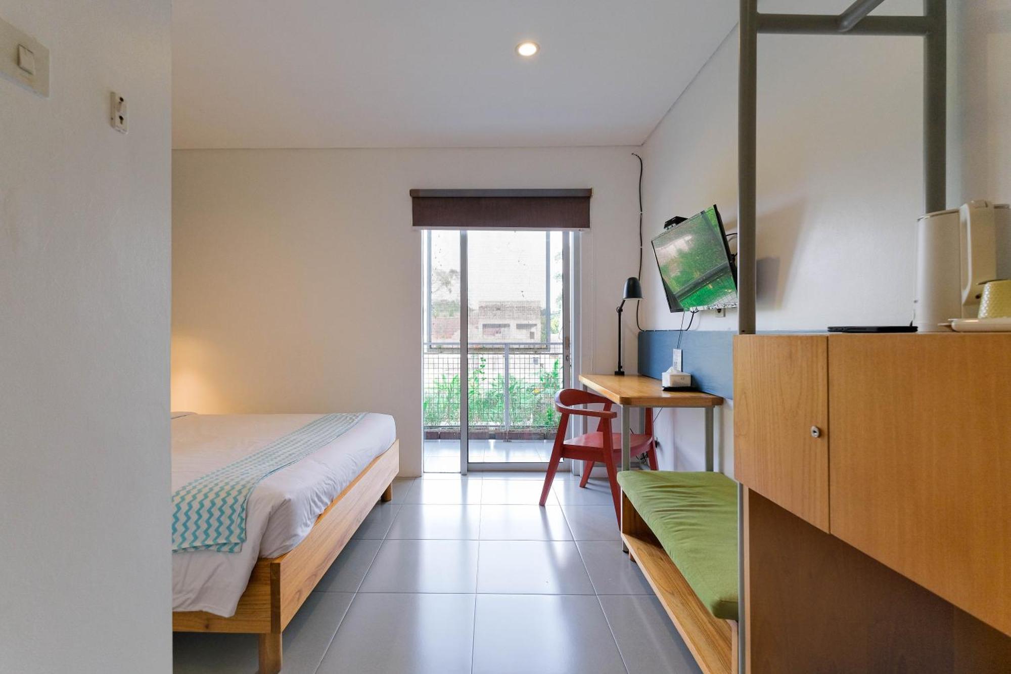 Djajanti House Bed and Breakfast Semarang Buitenkant foto
